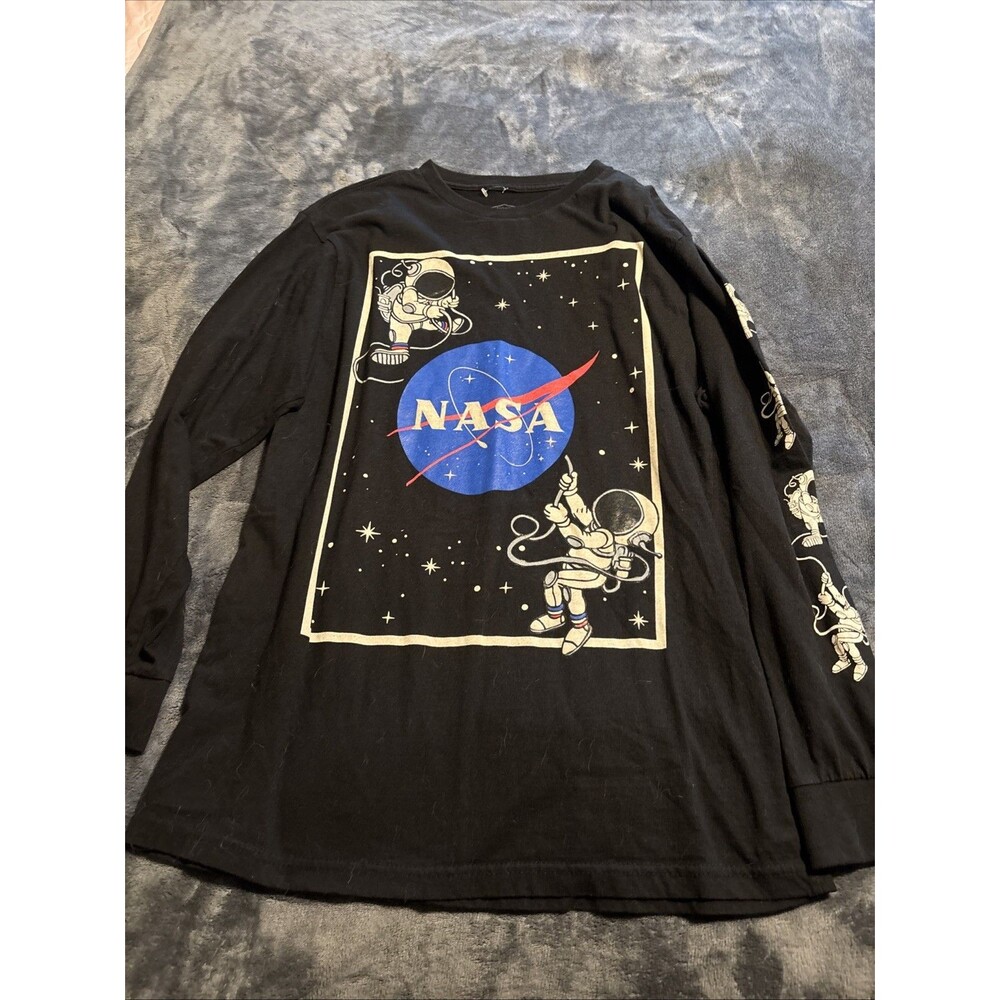#81 NASA Astronaut Long Sleeve T Shirt Mens M Black Space Graphic